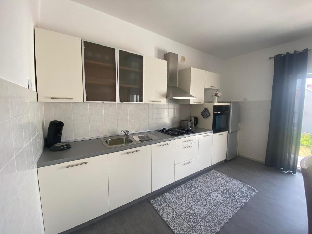 Apartment Milena Kastela Mit Whirlpool Ngoại thất bức ảnh